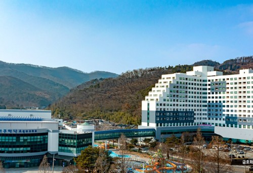 금호화순리조트 온천 힐링 본관 및 워터파크 전경